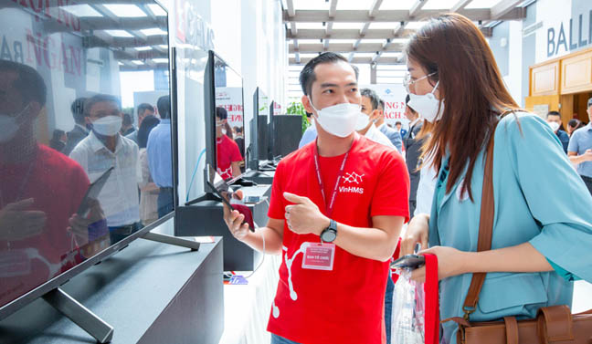 VinHMS và công cuộc chuyển đổi số ngành khách sạn tại DX Summit 2022